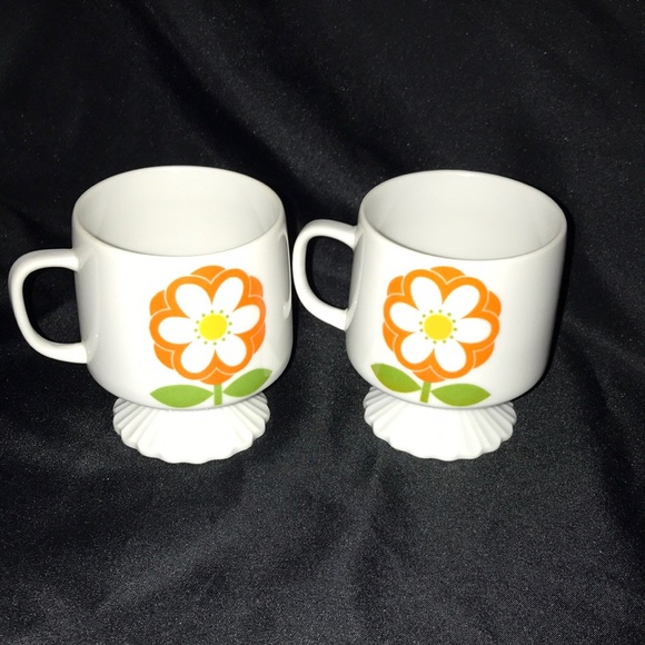 MCM ReTrO DAISY Coffee Cups~Set of 2